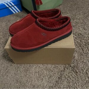 COPY - Ugg Tasmanian Dark Red/ Black Size 10 Men